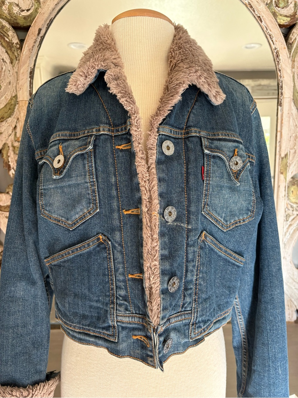 Levi's Cropped Denim Trucker Jacket with Tan Sherpa Trim